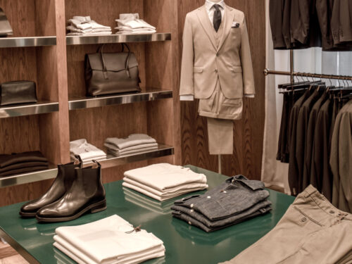 Meble Sklepowe Odzieżowe – Klucz do Sukcesu Twojego Sklepu z Odzieżą