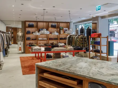 Wyposażenie sklepów odzieżowych – funkcjonalność i estetyka z Norco